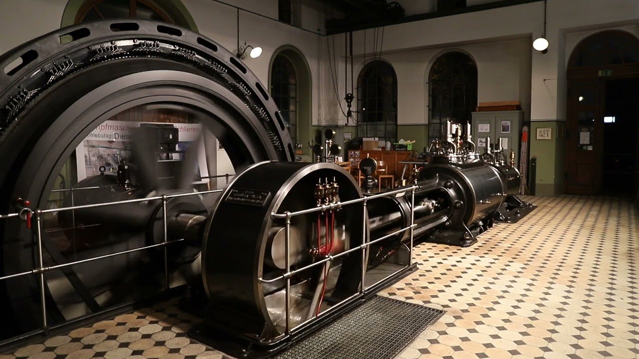 Tandem-Compound Steam Engine from 1904 Running at Night