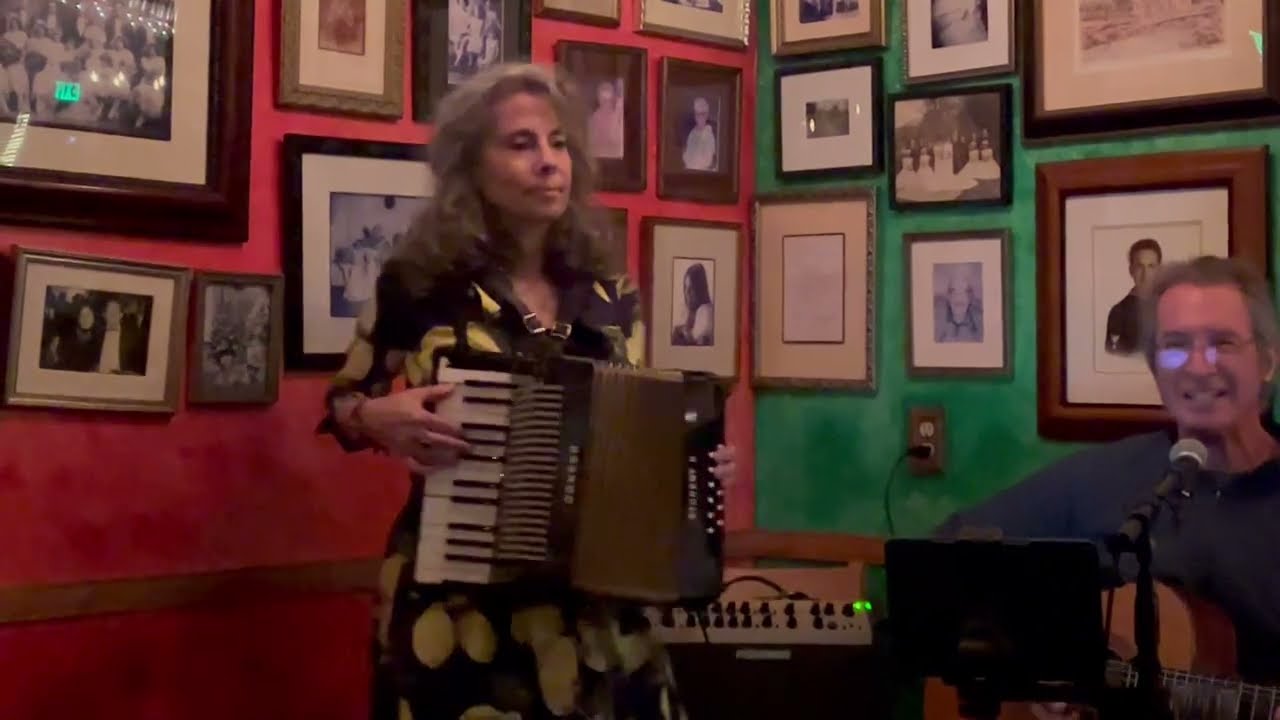 Cheek to Cheek - Gaili and Michael play Italian music at Cantalini's