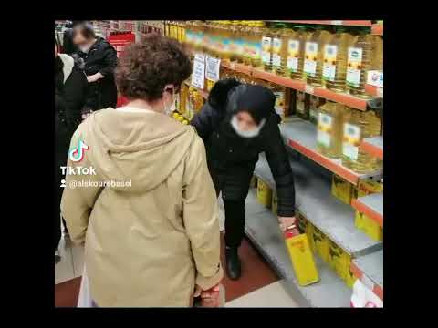 نفاد قارورات زيت عباد الشمس سعة 5 لتر من المتاجر التركيةلروسية الأوكرانية تنعكس على تركيا عند ورود