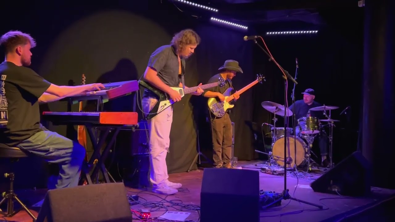 The Snake Boys - Complication (Live at The Brunswick)