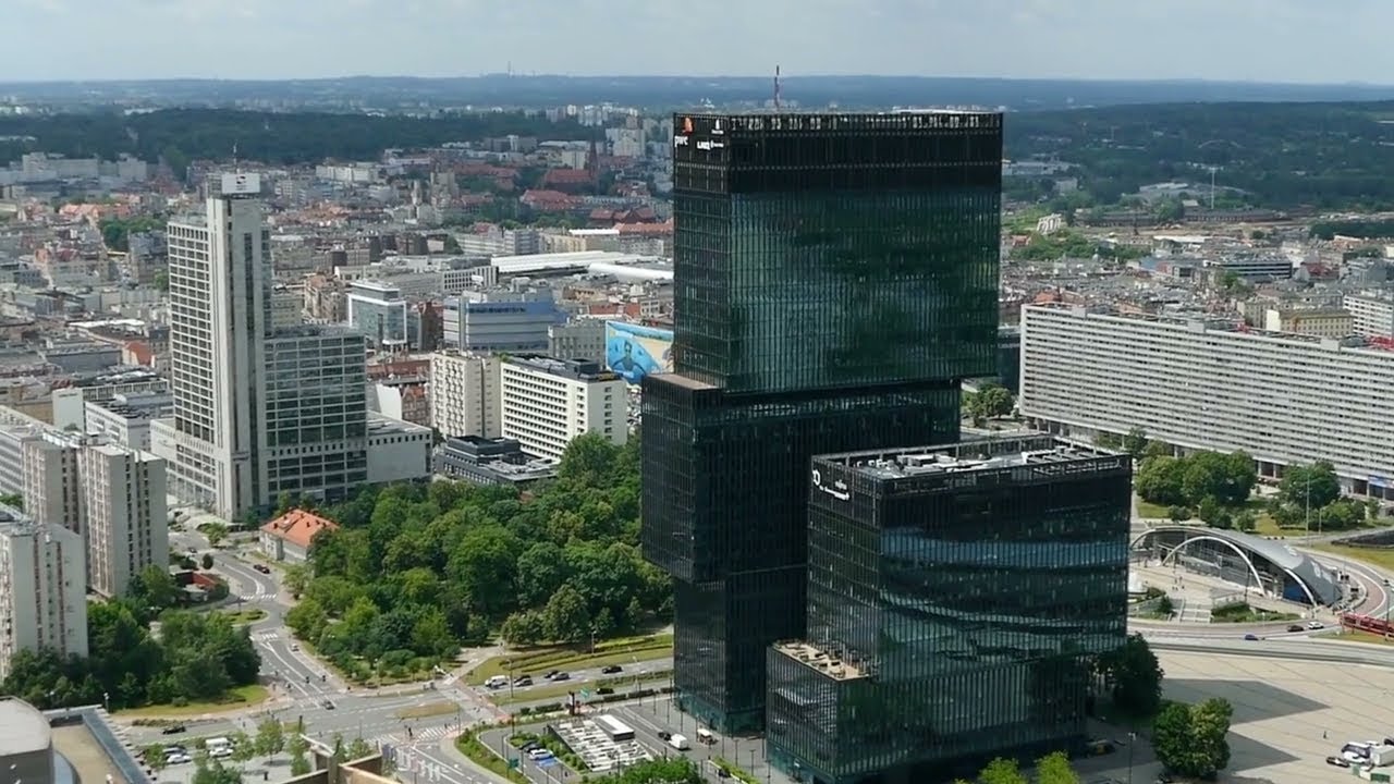 Widok ze szczytu wieżowca Atal na Katowice