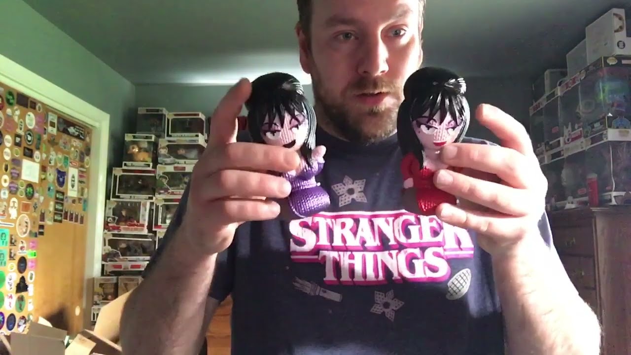 Reviewing the HMBR Plastic Empire Exclusive Elvira and Red Dress Elvira 😬