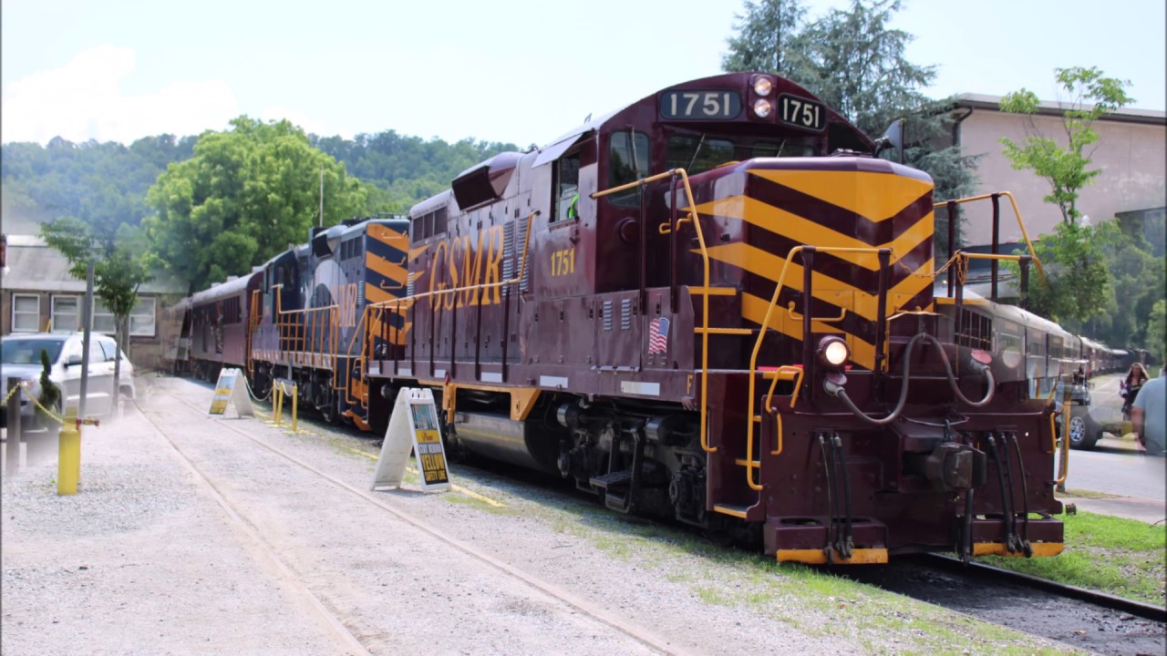 [HD]Taking a ride on the Great Smoky Mountain Railroad in Bryson City