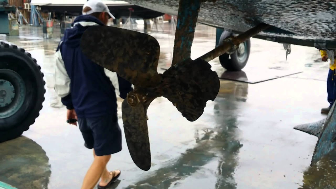 SAILBOAT PROP SHOWING MAJOR SIGNS OF ELECTROLYSIS YouTube