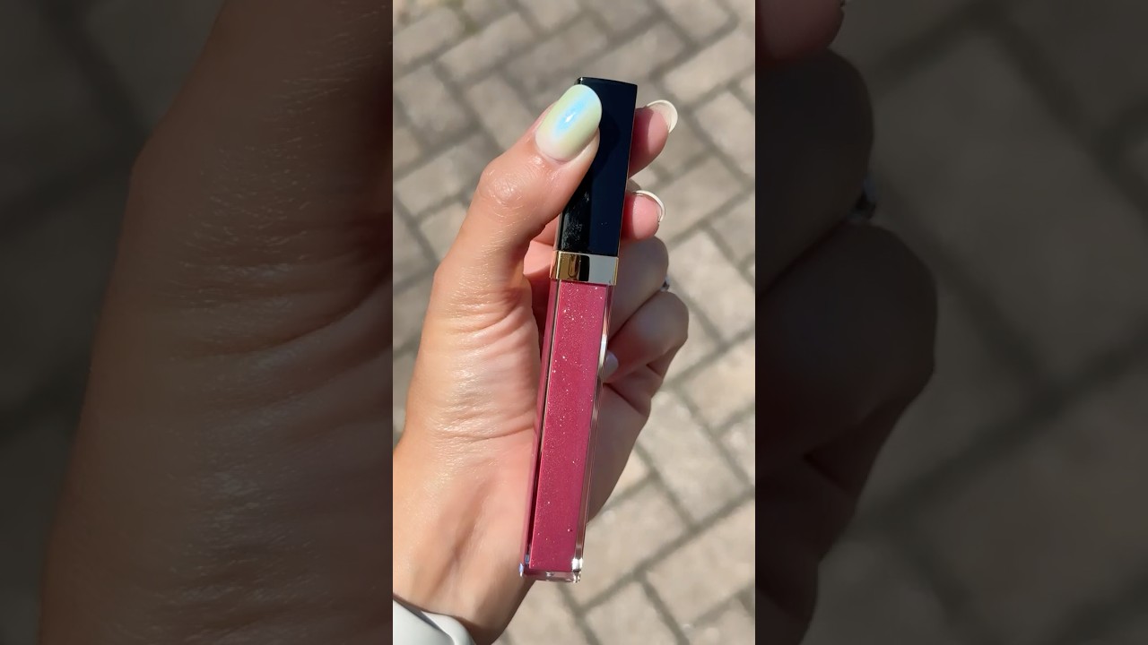 Chanel Lipgloss Nacre #new #chanelbeauty #lipgloss #swatches #makeup #luxurybeauty #beauty #chanel