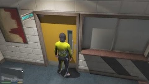 Grand Theft Auto V- Getting into the Life Invader office (Post Story)