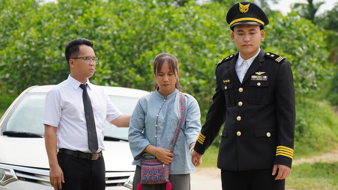 Anna and Police Hai: Lieutenant Hai meets Anna. CEO Long loves Anna Very Much, He feels Very Worried