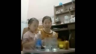 Thí nghiệm Trứng chìm - Trứng chìm | thực hiện: Thảo Nhi & Mommy