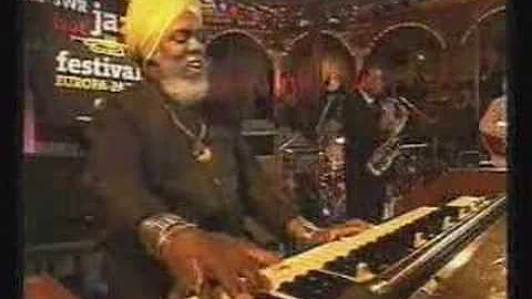 Dr. Lonnie Smith - Crazy Solo