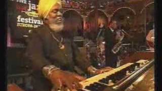 Dr. Lonnie Smith - Crazy Solo