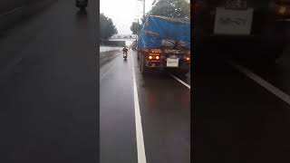 ???driving on a rainy day,loaded truck on the road side shorts youtubeshorts viral trending