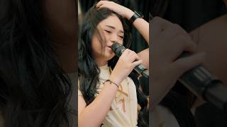 Aku tresno karo kowe Nanging kowe tresno dee SELAAMOR - SAMPUN LILO