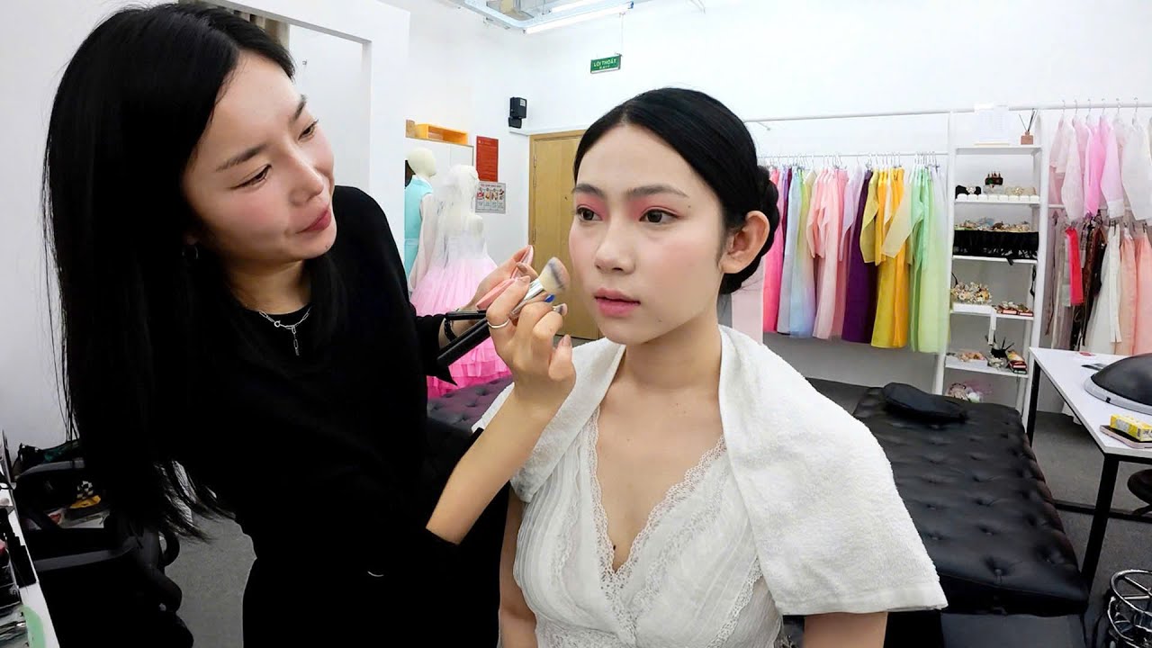 태어나서 처음 패션 한복 메이크업을 받은 베트남 직원의 반응은?
