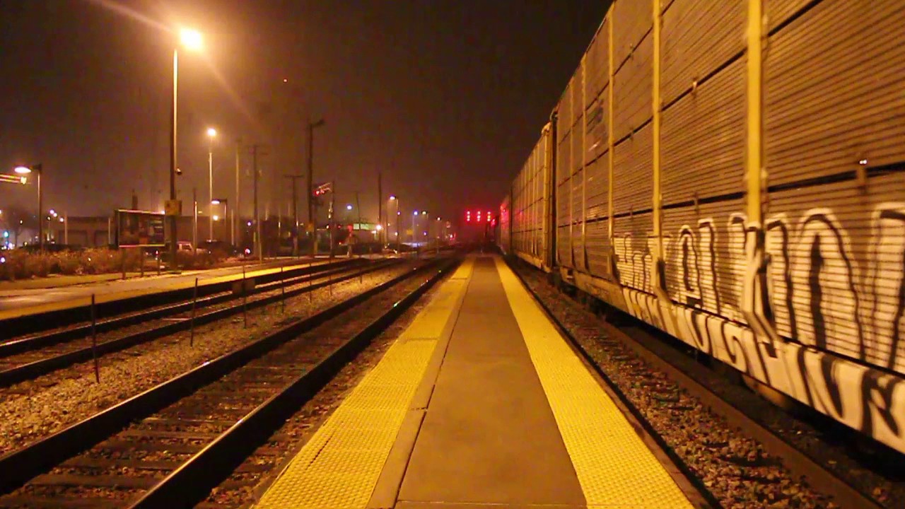 CEFX 403 Leads A Manifest Into Bensenville Yard And Meets 2 Metras ...