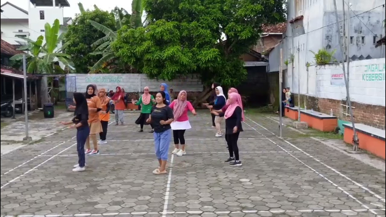 Katanya Cinta Tak Butuh Rupa_Line Dance_Choreo: Liswati, Dwi Kusumastuti, Theresia