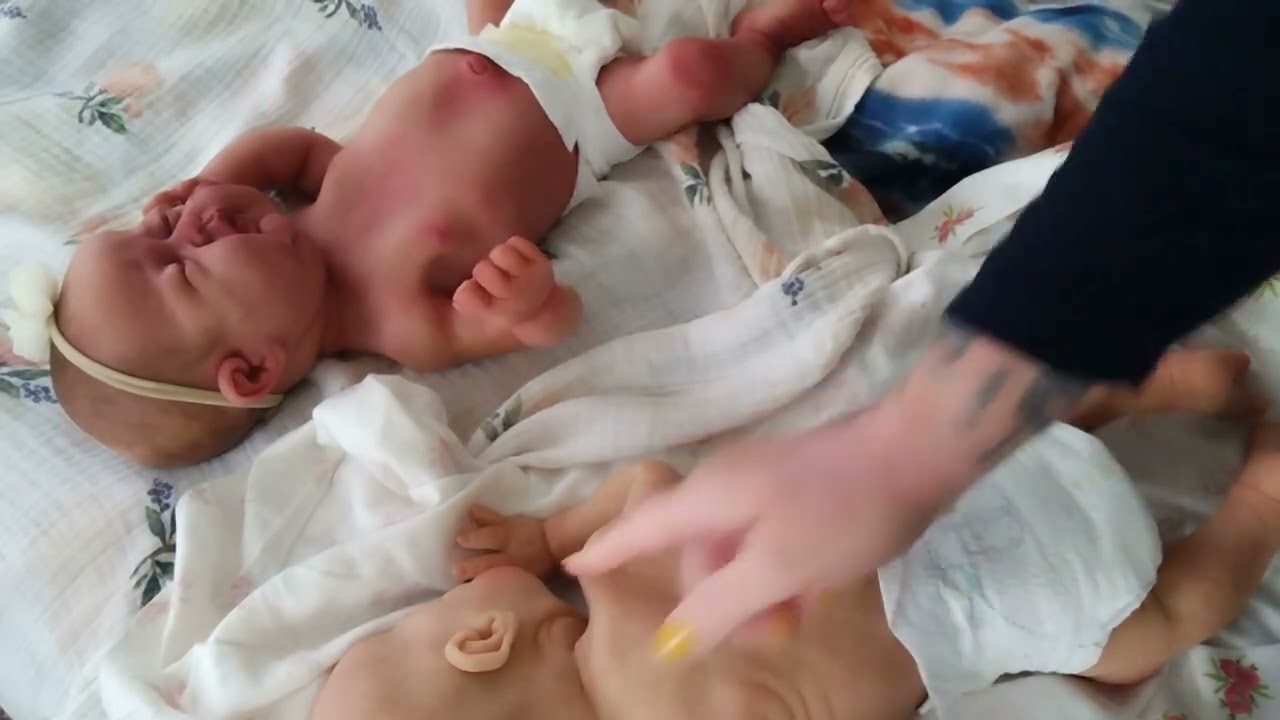 Распаковка коробки с полнотелой силиконовой куклой Поппи от Kimbry Dolls.