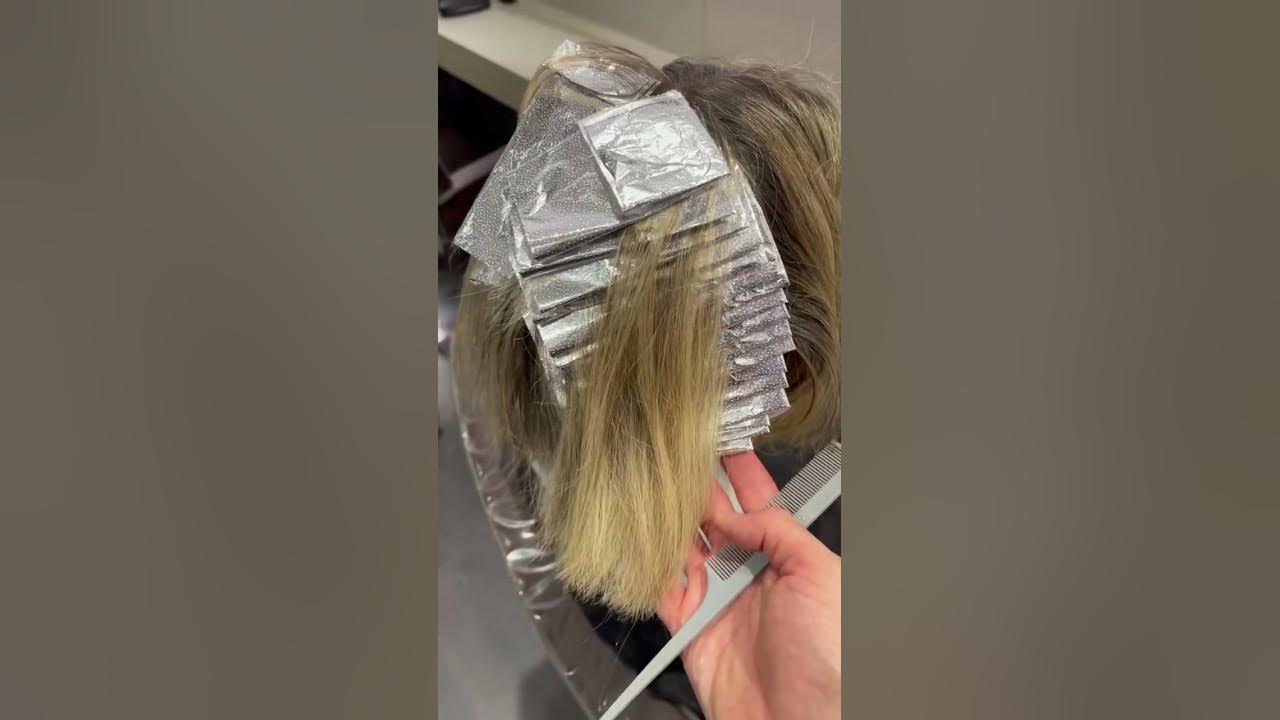 My foolproof, SPEEDY, half head foil highlight placement application…  #haircolor 
