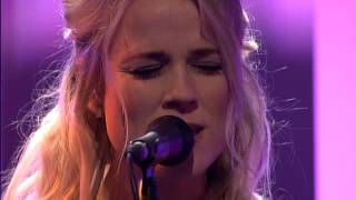 The Common Linnets - Love goes on - DWDD 12-03-14