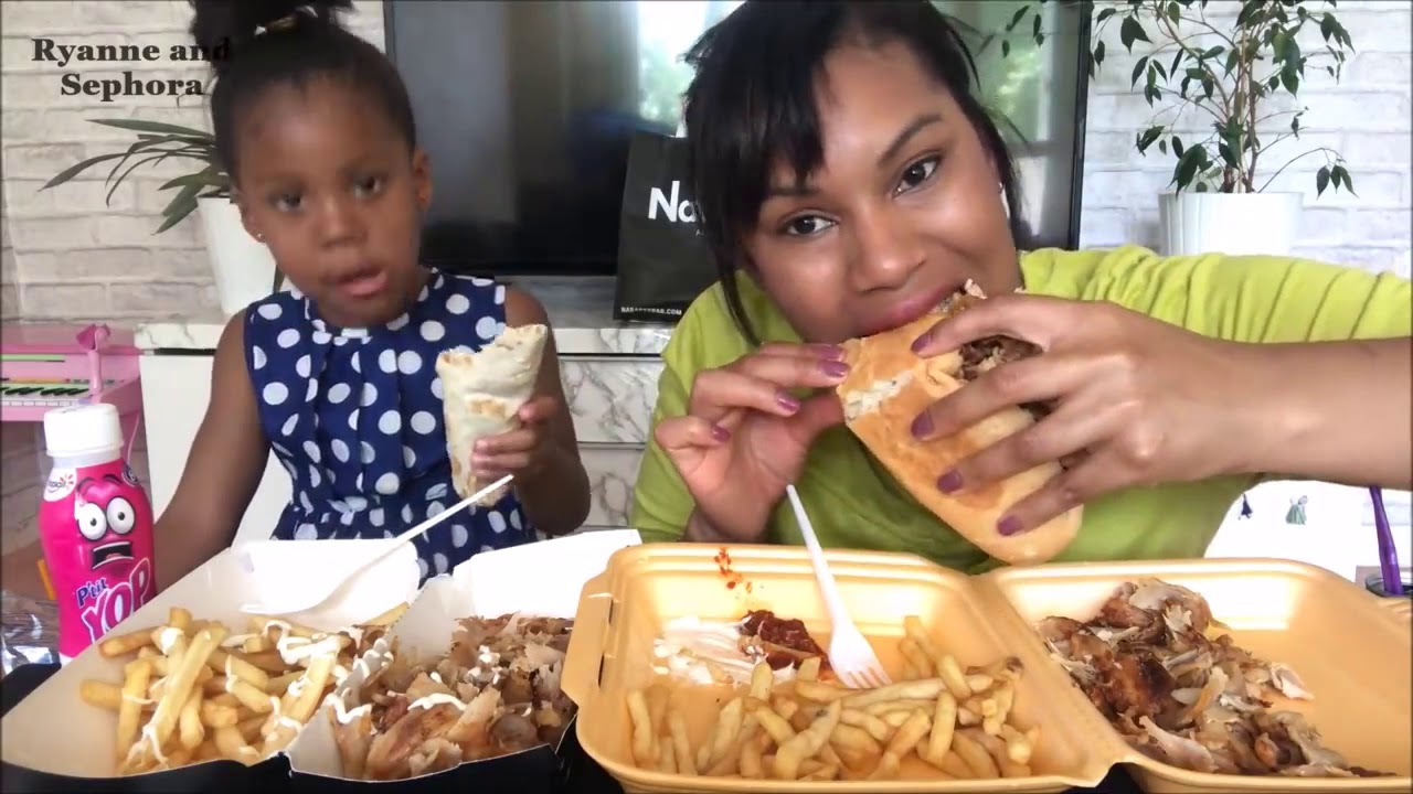 Mère et fille Ryanne et Sephora goûtent le Nabab Kebab est-ce concluant ?...