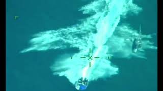 polizia ha infestato una barca piena di droga - the police helicopter Chase Drug Boat by master video 177 views 5 years ago 1 minute, 15 seconds