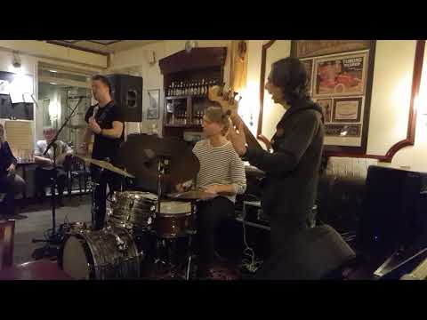 Slippin' Out Slippin' In by Steffen Brix Blues Band (Bar De Ville 2019)