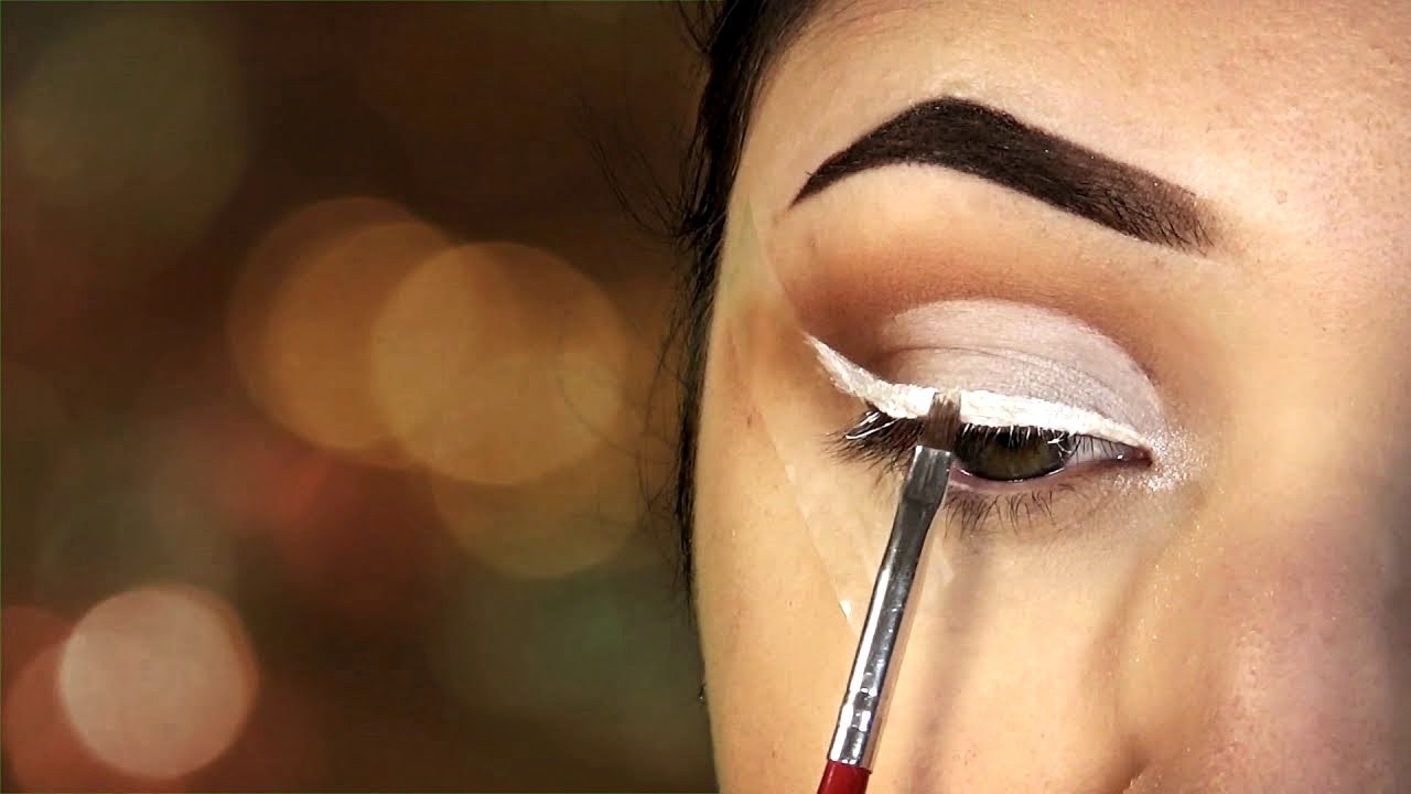 Cut Crease MARRONE e BIANCO con Glitter ARGENTO | Trucco Capodanno 2019 Makeup Tutorial SweetMakeup - YouTube