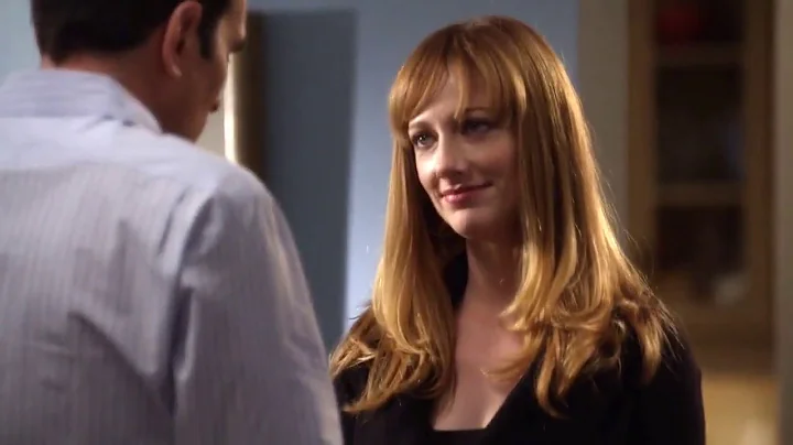 Modern Family 1x17 - Phil's ex-girlfriend visits P...