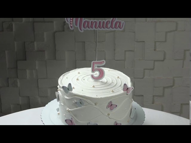 Mamãe fez Bolo - Wave cake com borboletas em buttercream e