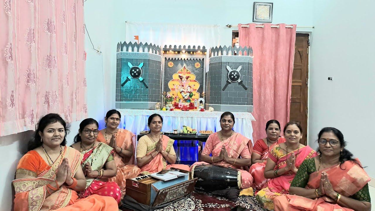 Gajanan Maharaj ke bhajan#गजानन  महाराजांचे भजन # धरा भाविकांनो शेगावची वाट