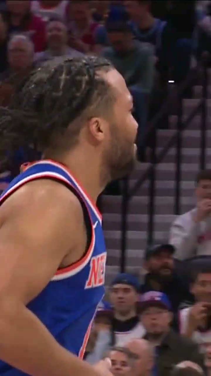 Even Jalen Brunson wasn't sure if this counts as a dunk ?