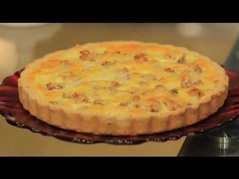 فيديو: كيفية عمل فطيرة مع الجبن والتفاح