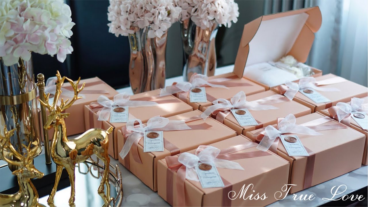 Wedding gift ideas Souvenir Wedding boxes K.Sineenad & K