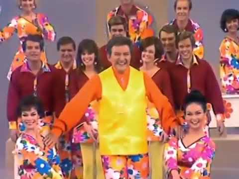 The Worst "Feelin' Groovy" Performance Ever Recorded