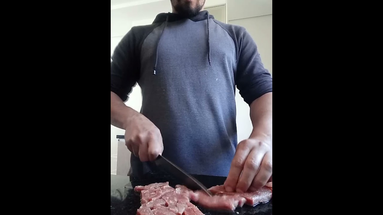 Strogonoff de carne - serve 2 pessoas.