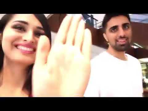 عمال يحلو في عيني إيهاب توفيق