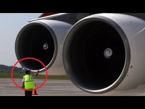 Tragic Mechanics It Sucked Killed While Working Aircraft Jet Engine Youtube