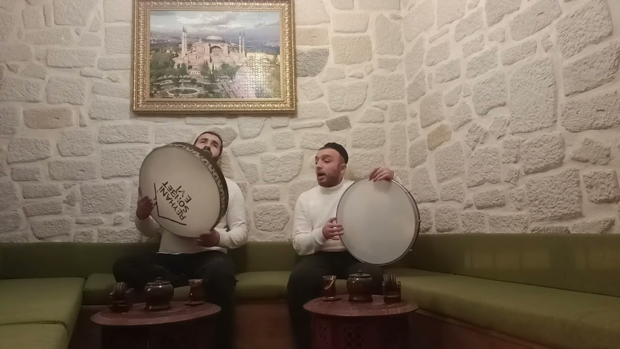 KONYEVİ İLAHİ GRUBU                    (GELİYOR SULTANIM)