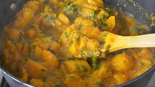 SIMPLY DELICIOUS BUTTERNUT SQUASH PUMPKIN CURRY / MAIREN THONGBA / VEGAN RECIPE