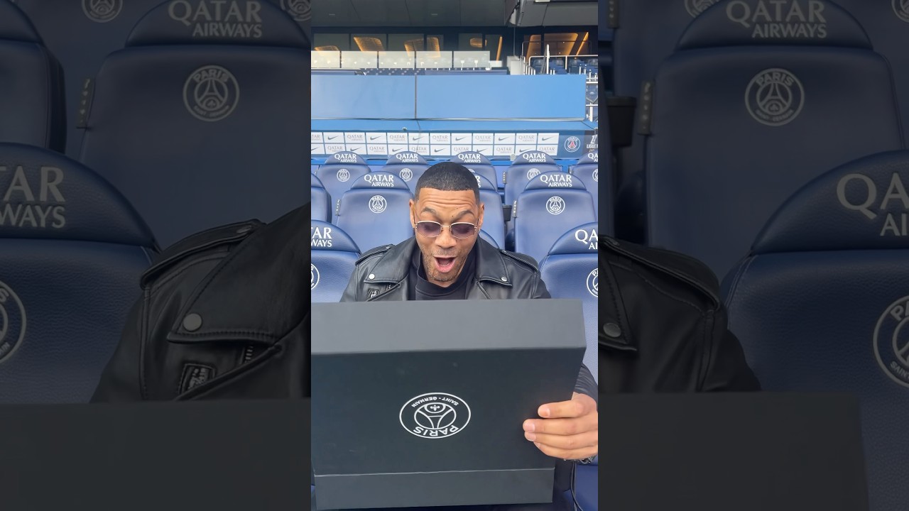 Quand tu offres un cadeau personnalisé à Guillaume Hoarau le jour de son anniversaire 🎁🎂🥳