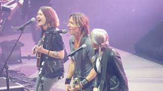 Keith Urban &quot;Where The Blacktop Ends&quot; (with Larkin Poe) Live @ Giant Center
