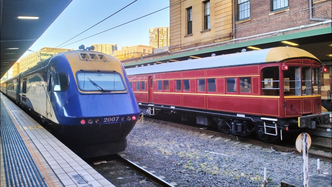 Sydney central station early morning action - NSW Trainlink trains