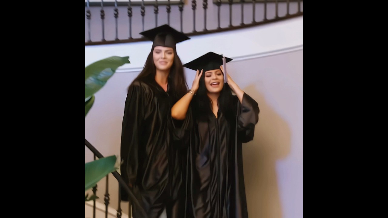 Kendall Jenner And Kylie Jenner’s Cutest Sisterhood Moment 💖 