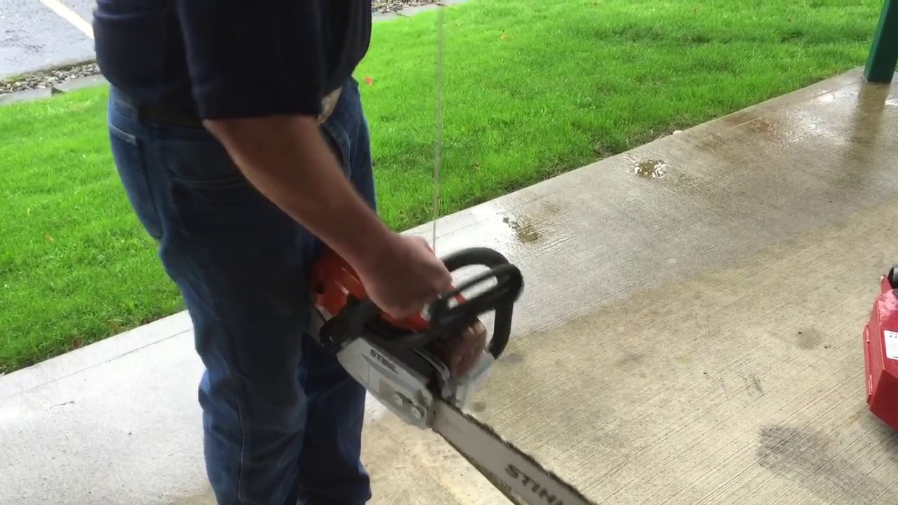 STIHL MS 261 C-M Chainsaw Operation - YouTube