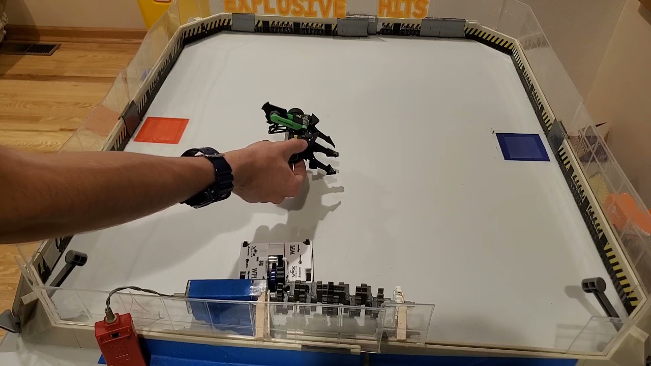 New Hexbug Bots: Whiplash and SawBlaze