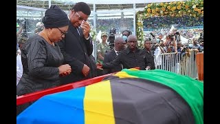 MAJALIWA AMWAGA MACHOZI AKITOA HESHIMA ZA MWISHO KWA MWILI WA HAYATI MAGUFULI / INASIKITISHA