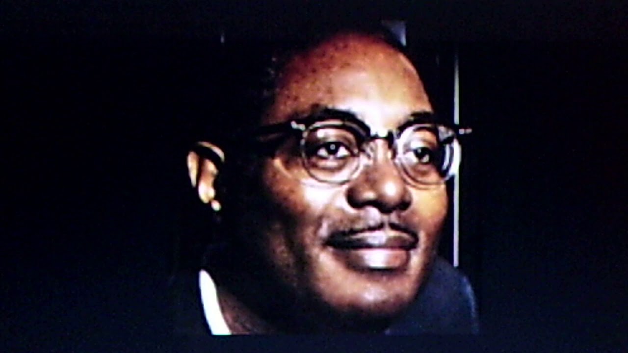 Earl Bostic: "Temptation" (1948) adlı videoyu YouTube'da izle Earl Bostic: "Temptation" (1948) adlı videoyu YouTube'da izle