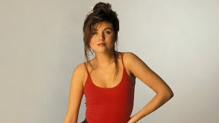 Tiffani Thiessen's Rare Bikini Photos