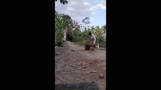 SSK 1606-1610, Memperbaiki Jalan Depan Rumah