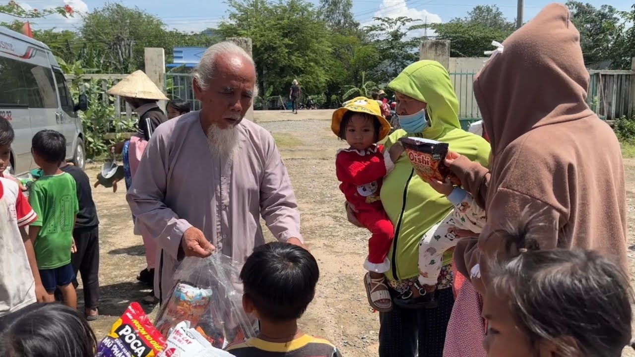 Kỷ niệm phát quà tại Thị Xã Bác Ái - Ninh Thuận 06/2025