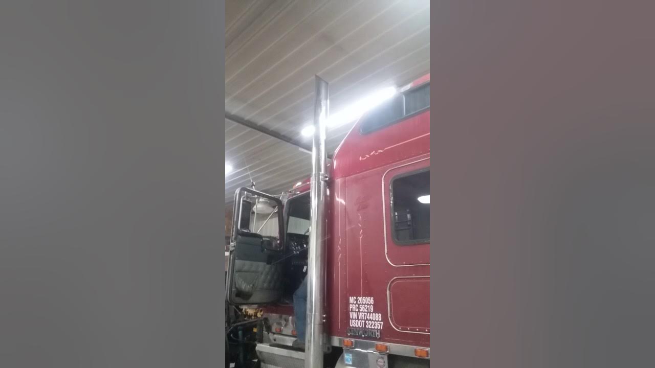 Straight pipe Jake brakes W900 Kenworth YouTube
